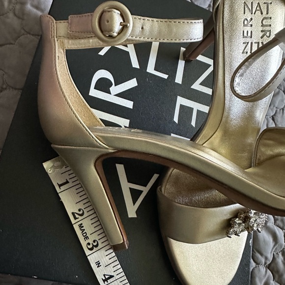 Naturalizer NWT IN BOX Elegant Champagne-Gold High Heel Sandals - Picture 6 of 6